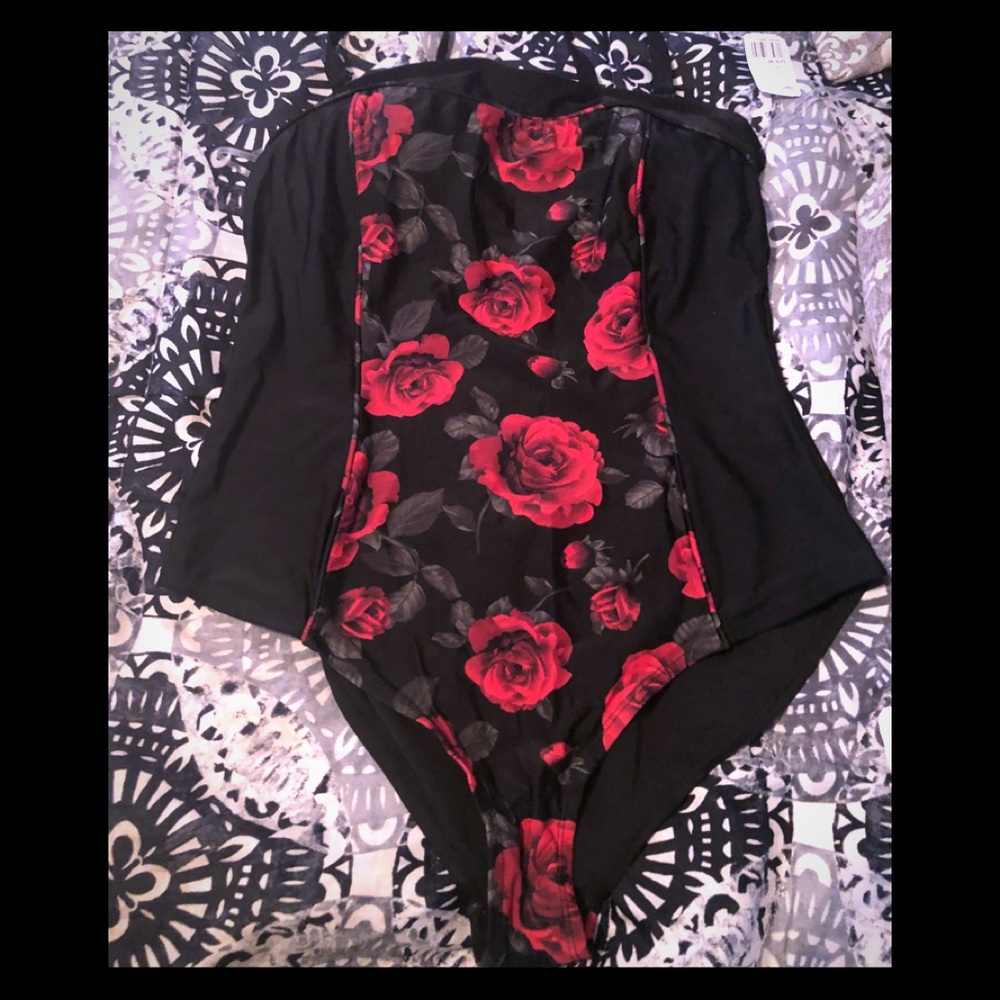 Forever 21 plus swimsuit new with tags